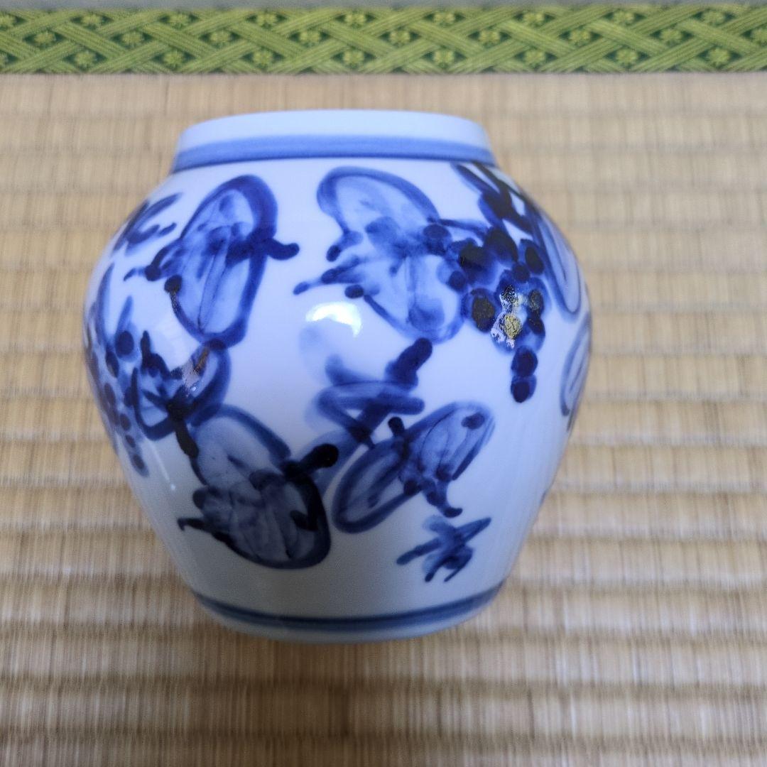美術品「ぶどう絵壺」近藤 潤 作