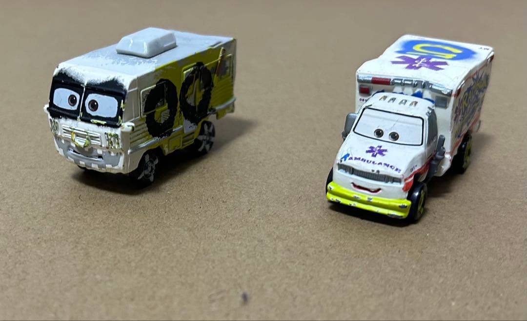 トミカ　カーズ　セット