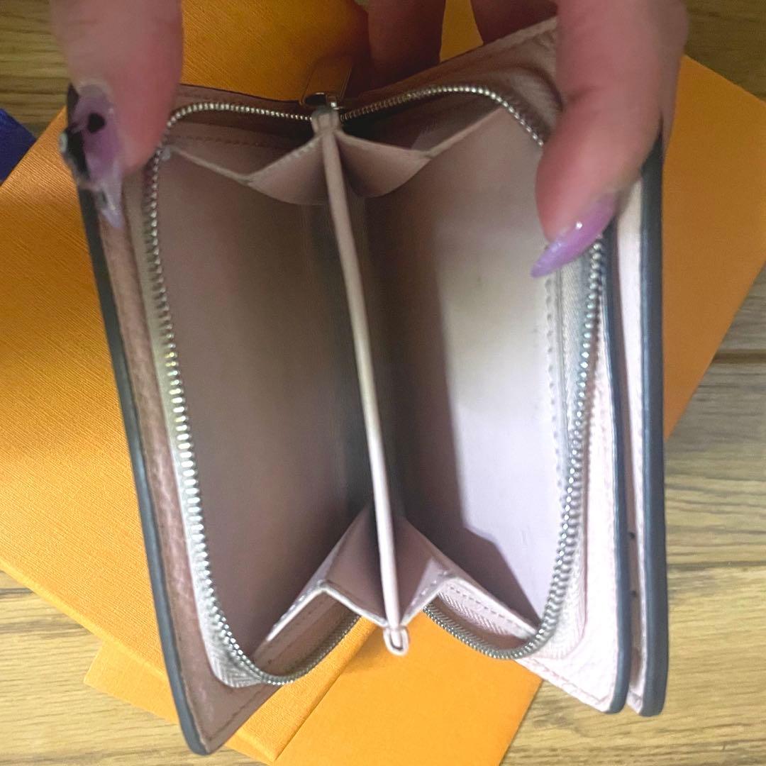 LOUIS VUITTON ポルトフォイユクレア マヒナ