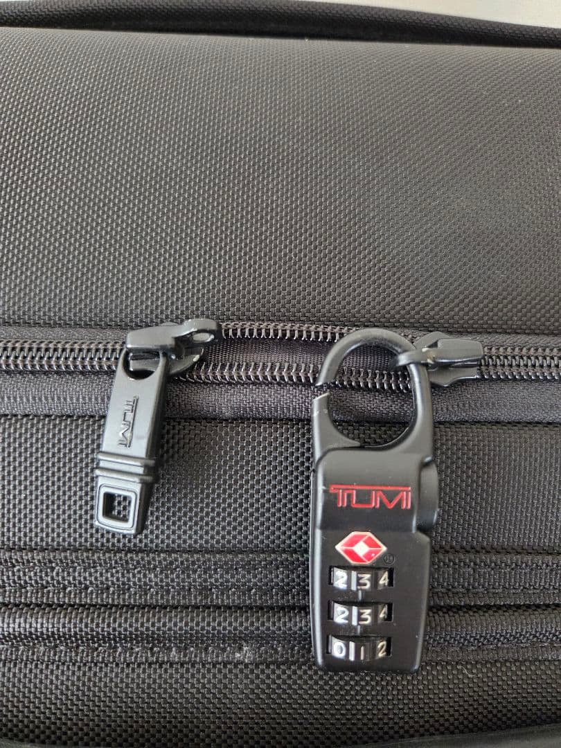 期間限定お値下げ中　TUMI 4輪ブラック キャリーバック　22064D2　大型