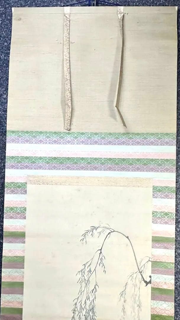 2076様感謝‼️春へ‼️座り雛「雛図」掛軸画絹本肉筆落款　栄輝筆　署名落款合わせ箱