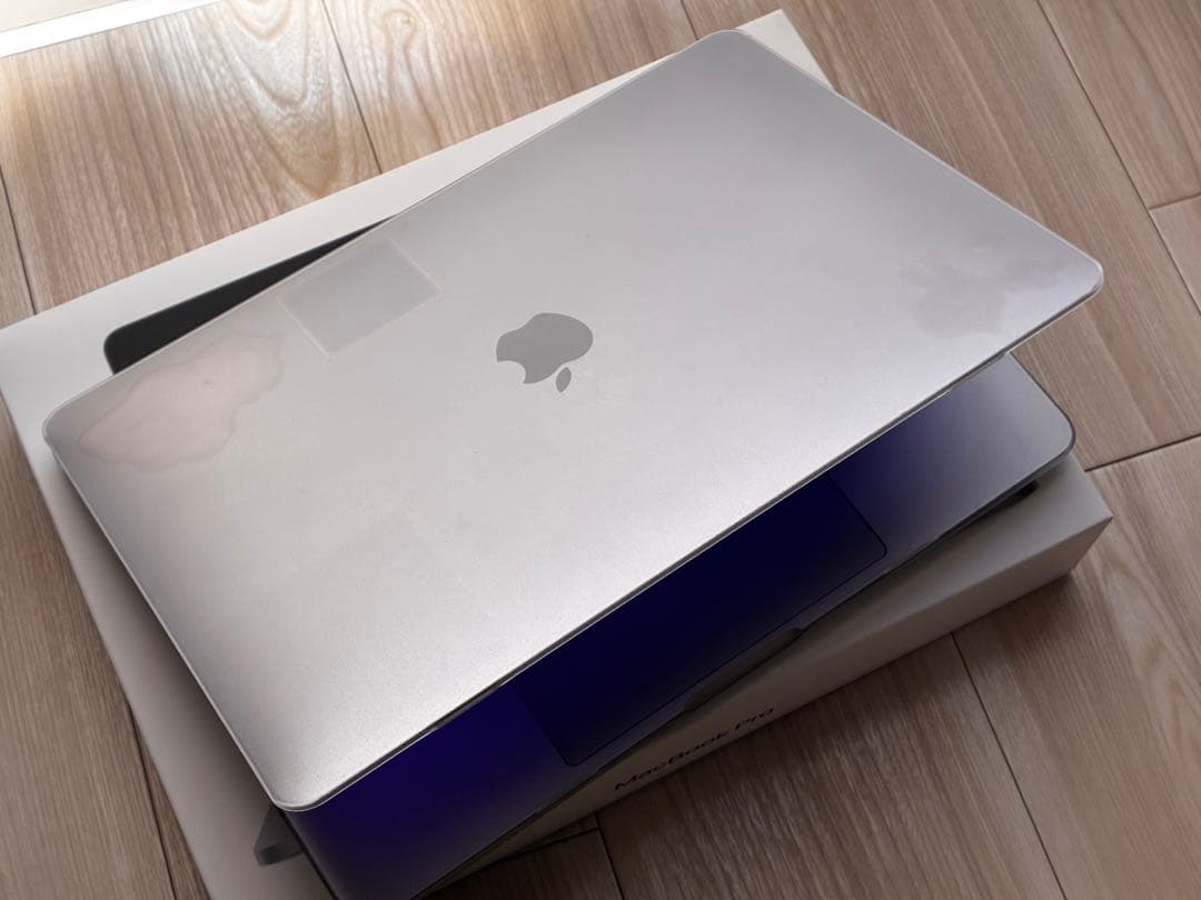 MacBook Pro 2018 13インチ 本体 16GB 500GB SSD