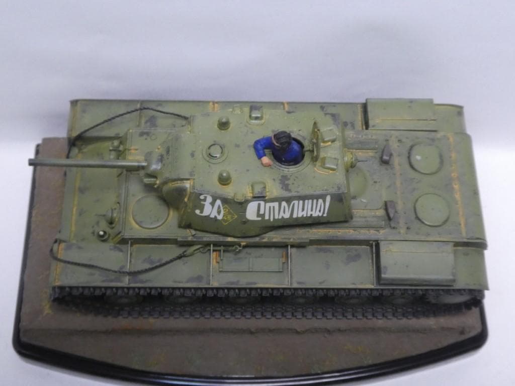 タミヤ 1/35 ソビエト重戦車 KV-1 1941年型 初期生産車 完成品
