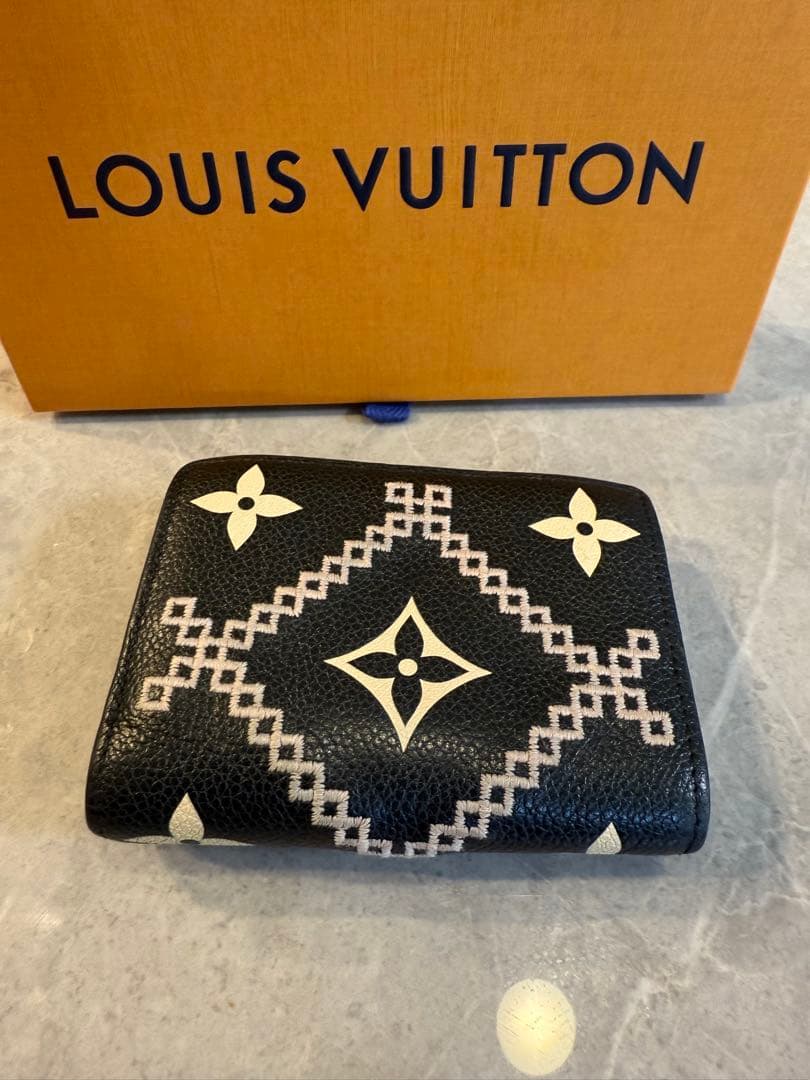 LOUIS VUITTON 二つ折り財布 黒/白