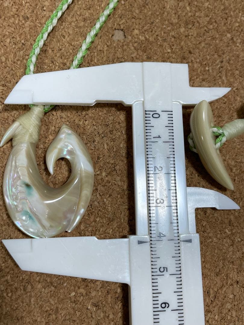 夜光貝ネックレス(ys31)シェルカービング、ボーンカービング