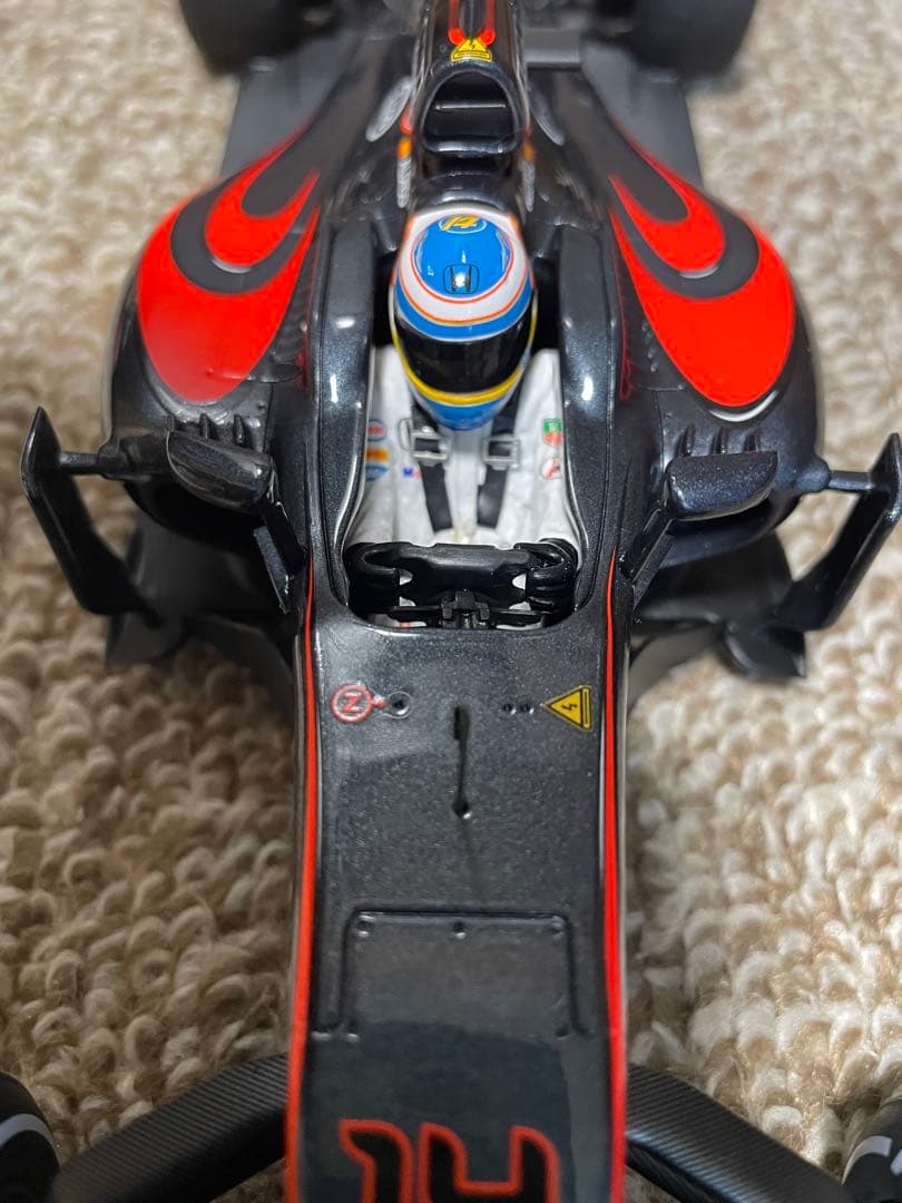 F1 マクラーレンmp4-30 1/18アロンソ