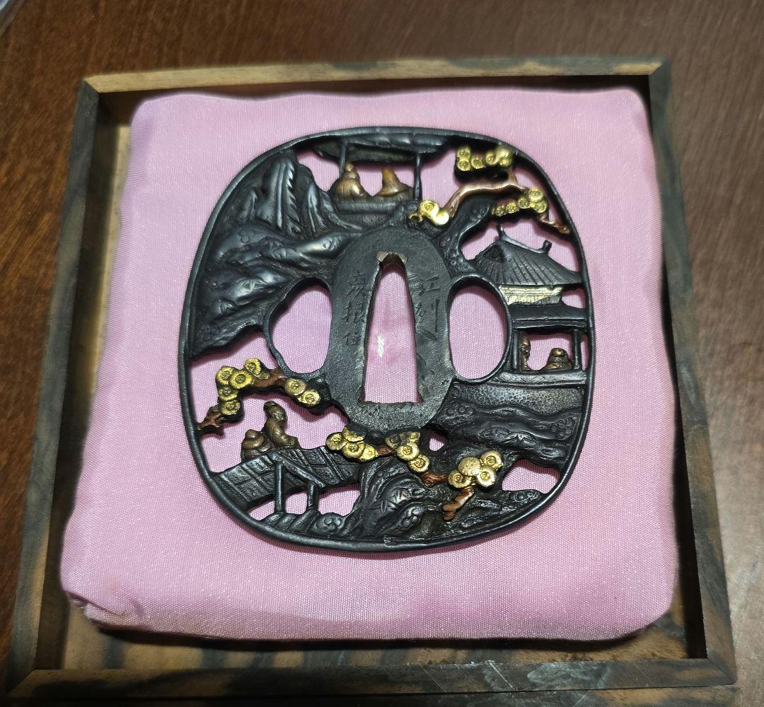 藻柄子入道宗典の鍔　秀逸 刀装具 銘：江州彦根住 藻柄子入道宗典製