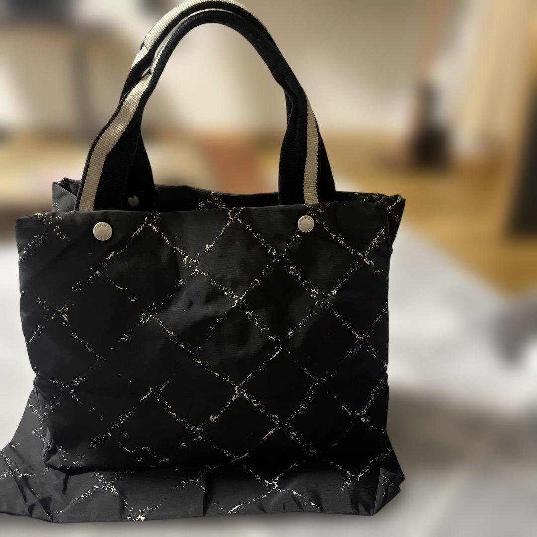 CHANEL ブラック ナイロン ハンドバッグ