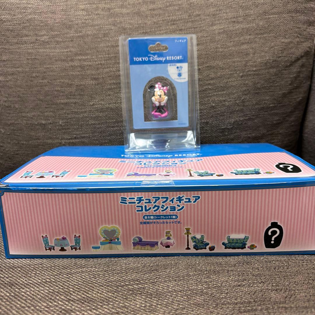 東京ディズニーリゾート ミニチュアフィギュアコレクション　ミニーの家➕ミニー