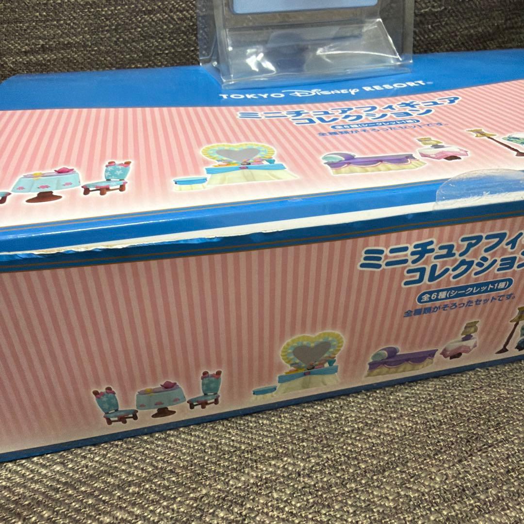 東京ディズニーリゾート ミニチュアフィギュアコレクション　ミニーの家➕ミニー