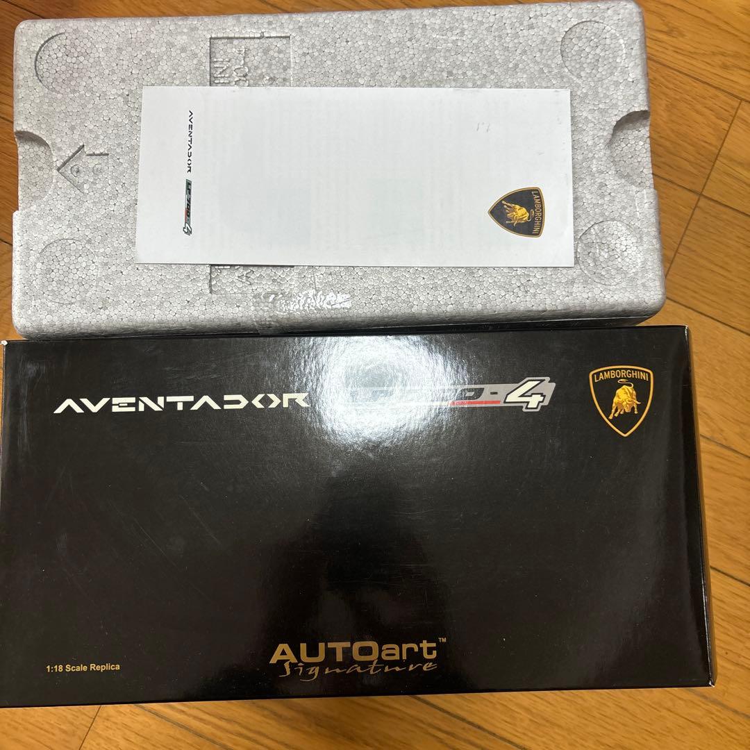 オートアートアベンタドール　LP700-4ランボルギーニ1:18ブラック