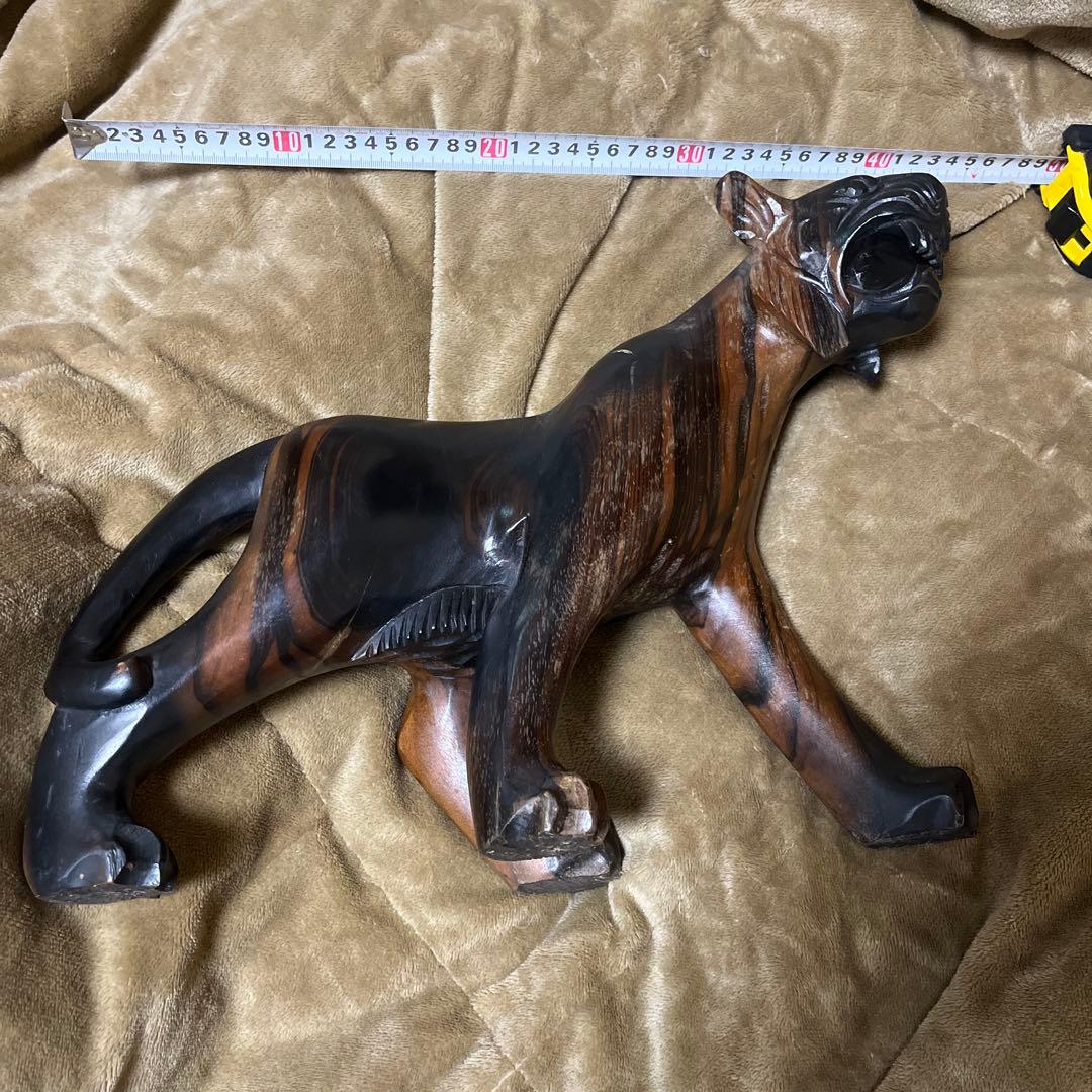 ジャガー彫り物