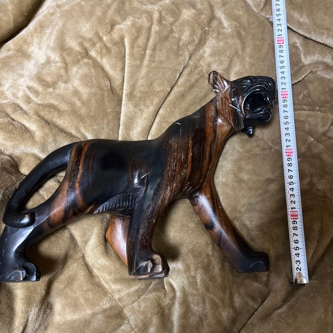 ジャガー彫り物