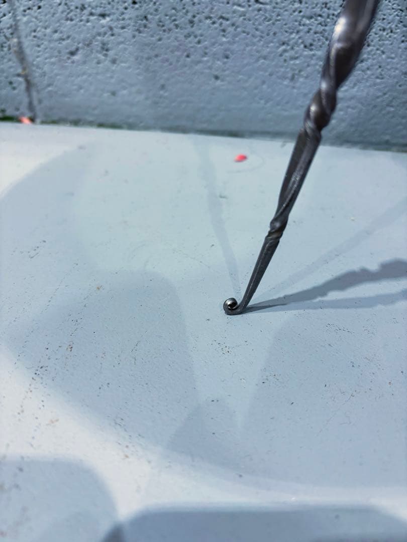 インダストリアルなサイドテーブル　コーヒーテーブル　観葉植物置き台ナイトテーブル