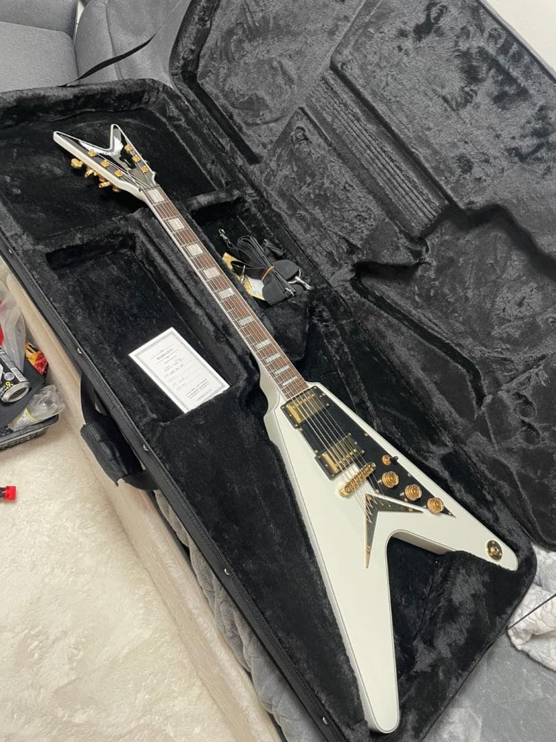 Dean V Custom (2019) - ヴィンテージホワイト