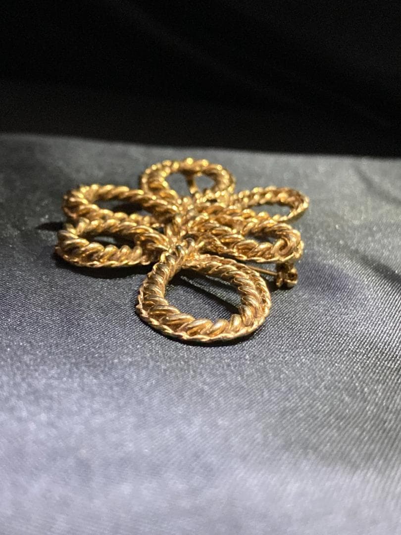 イヴ・サンローラン ゴールドカラー ロープ 結び目 ブローチ ヴィンテージ