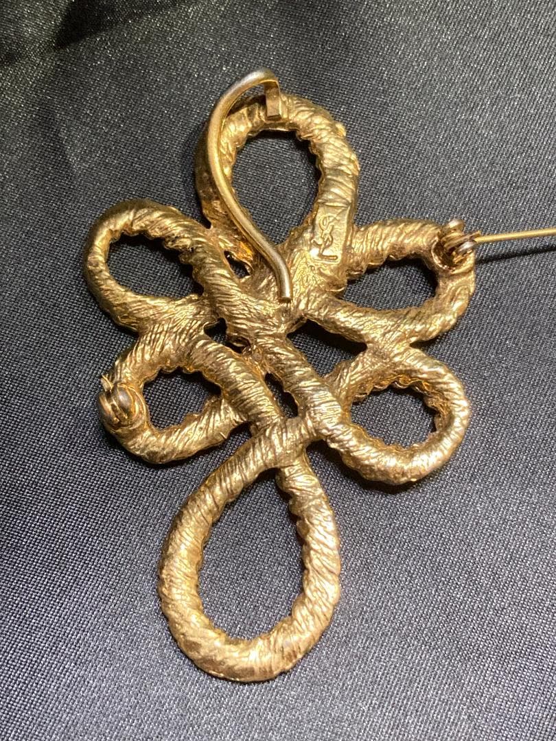 イヴ・サンローラン ゴールドカラー ロープ 結び目 ブローチ ヴィンテージ