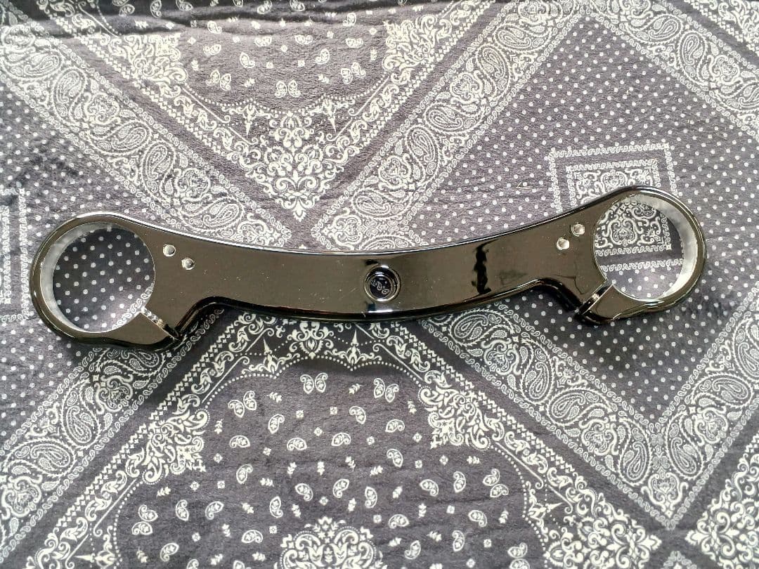 ハーレーFXBR/FXBRS トライジャヘッドライトステーとても綺麗です！