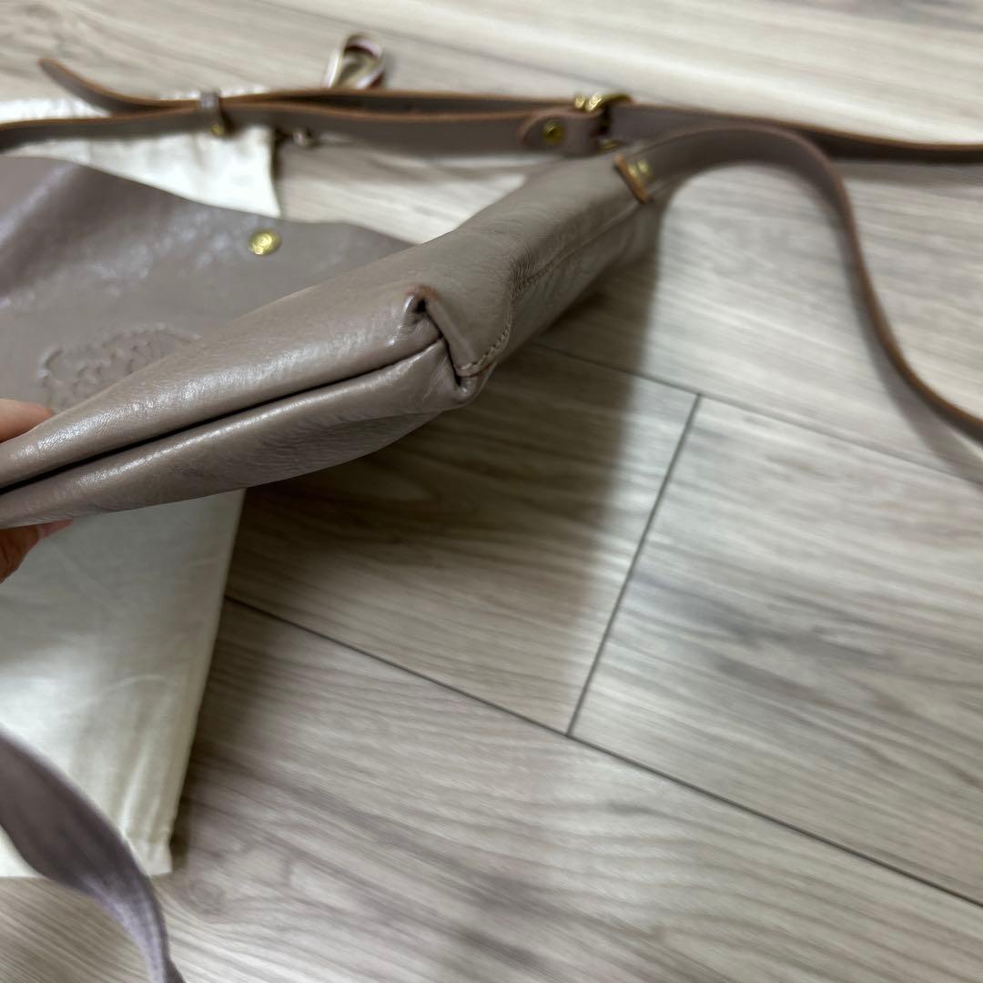 イルビゾンテレザークロスボディバッグ