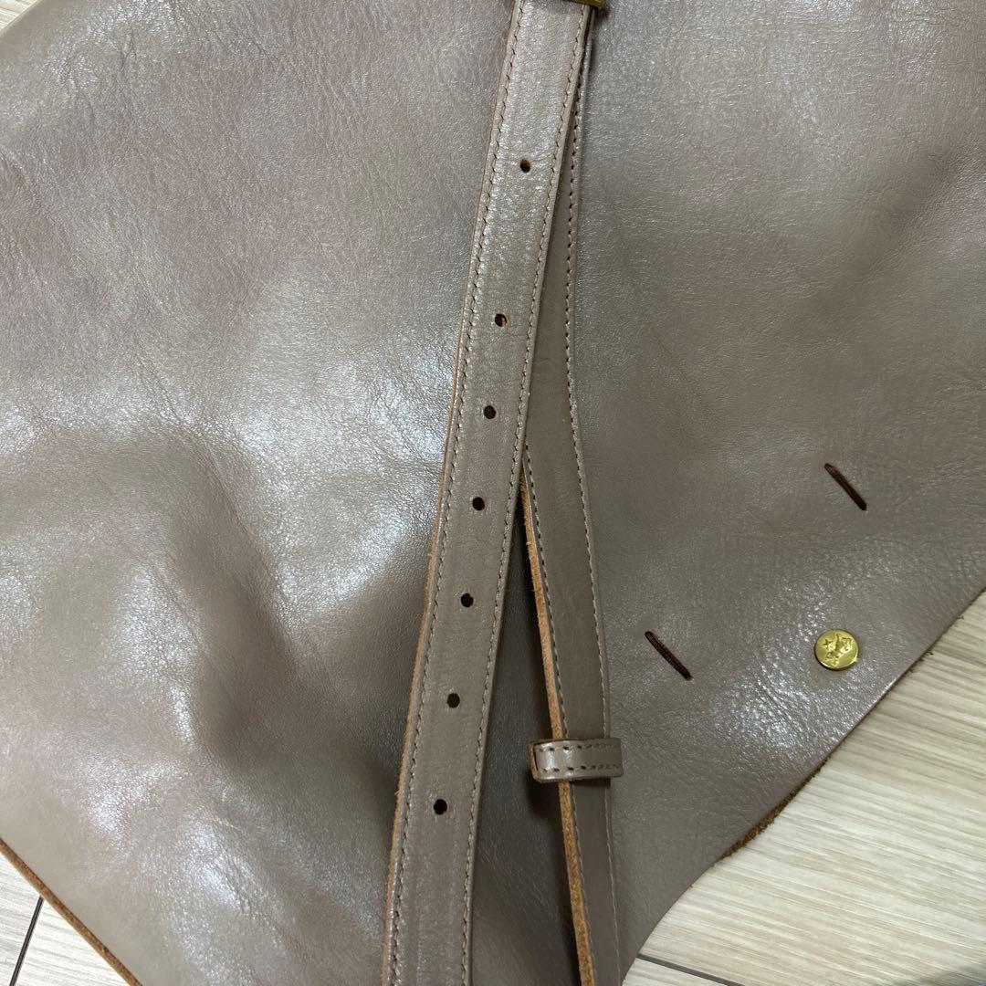 イルビゾンテレザークロスボディバッグ