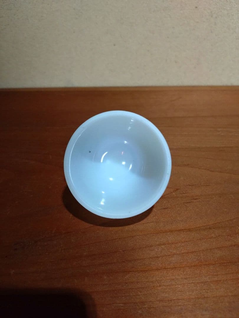 江戸ガラス 型吹き 乳白色盃 猪口