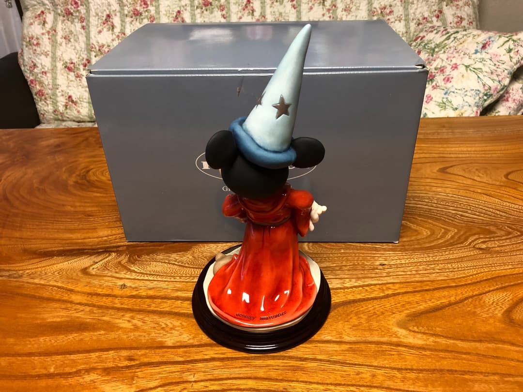 ディズニーミッキー　アルマーニ