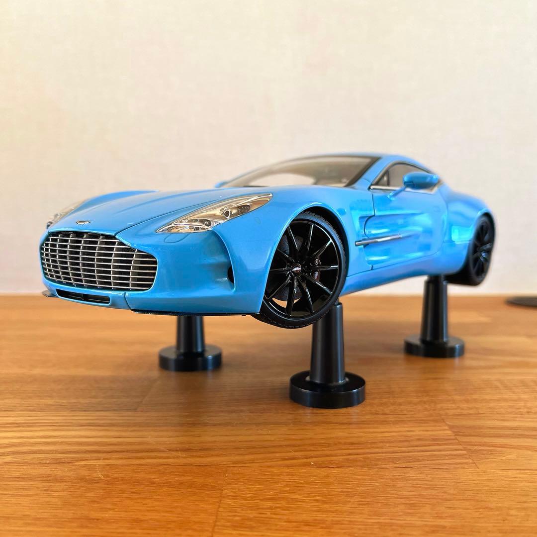 【ミニカー 美品】オートアート 1/18 アストンマーチン ONE-77
