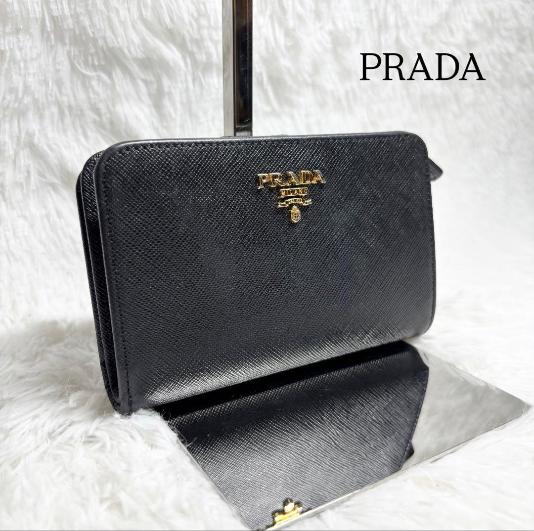 ✨美品✨ プラダ 二つ折り L字 サフィアーノ レザー ブラック 金具ロゴ 黒