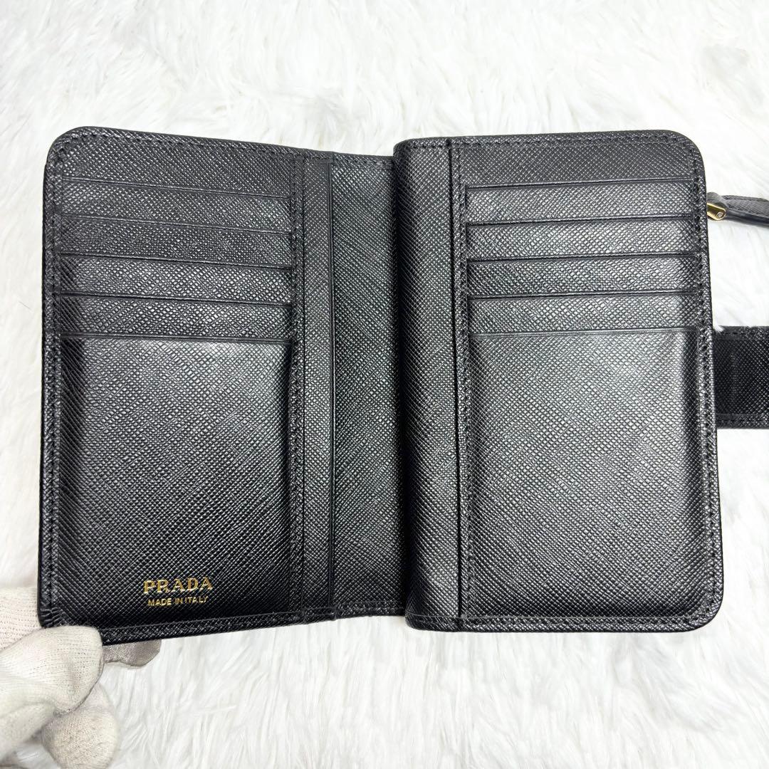 ✨美品✨ プラダ 二つ折り L字 サフィアーノ レザー ブラック 金具ロゴ 黒