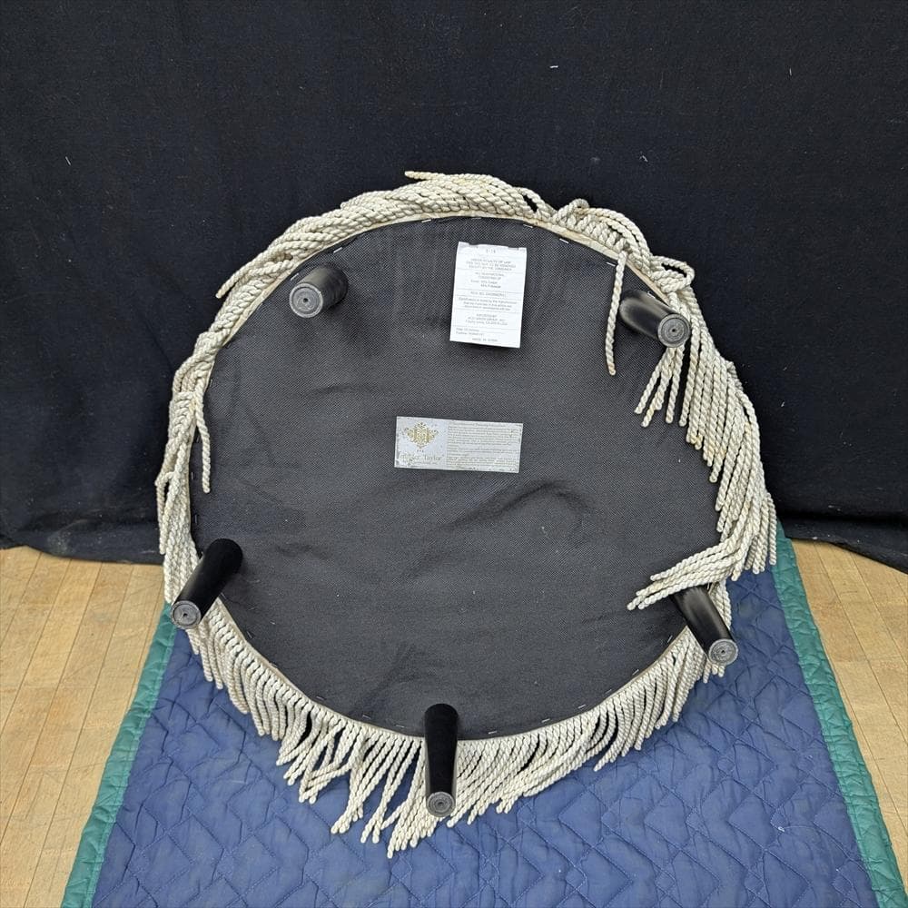 ジェニファーテイラー　ヘアルーム　丸型　丸スツール　腰掛け　スツール　一人掛け