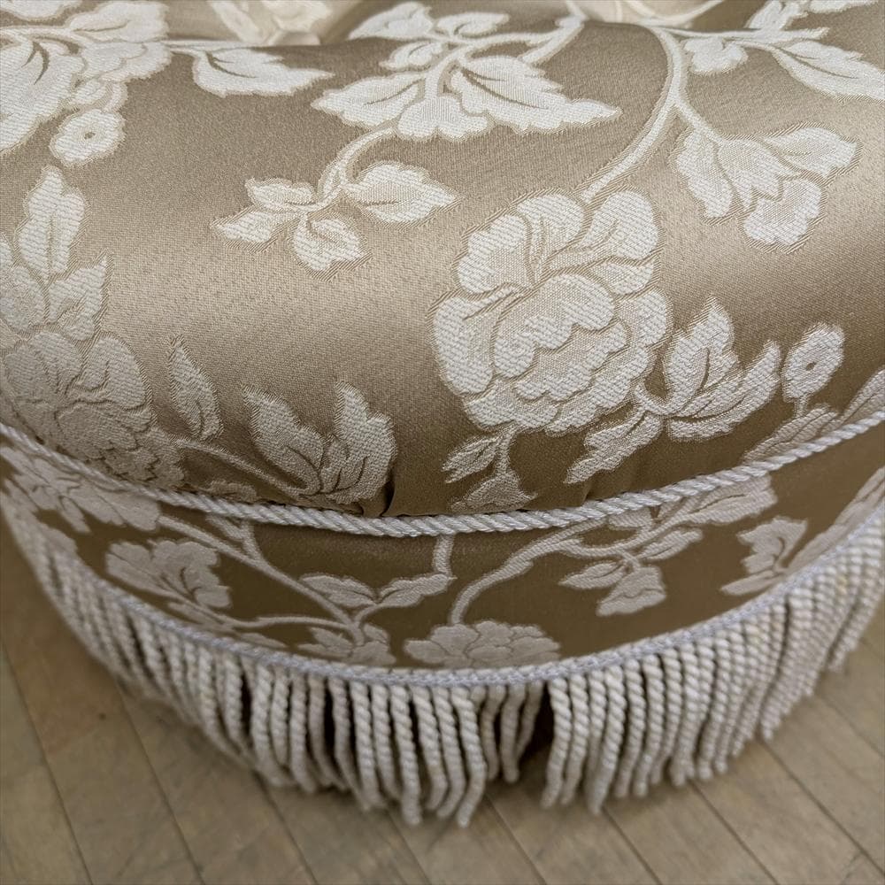 ジェニファーテイラー　ヘアルーム　丸型　丸スツール　腰掛け　スツール　一人掛け