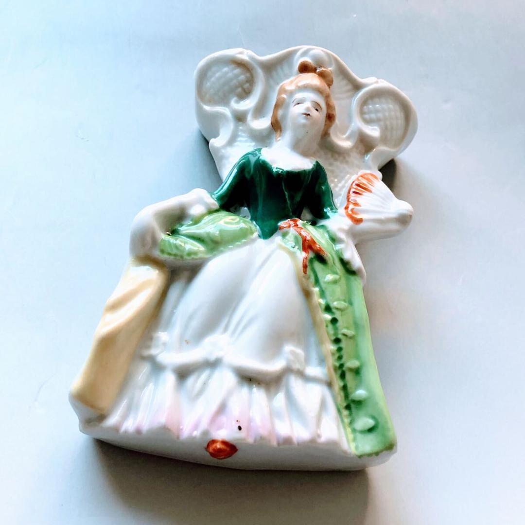 #3905 コロニアル・レディ 磁器製 壁掛けポケット花瓶 日本製 1950年