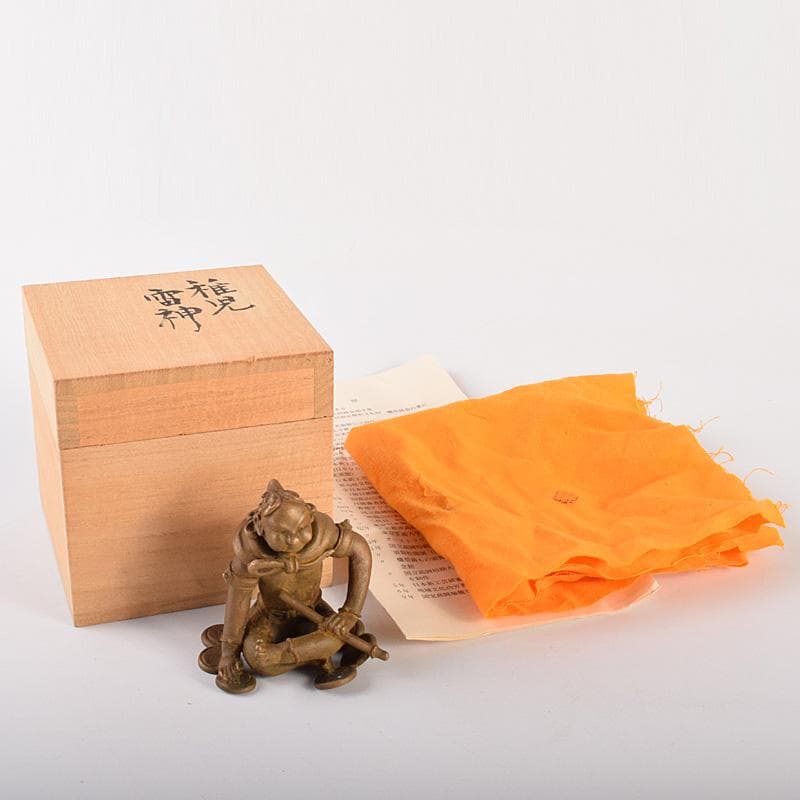 高岡銅器　二代　須賀松園造　蝋型鋳銅　「稚児雷神」　共布共箱　V　R7549