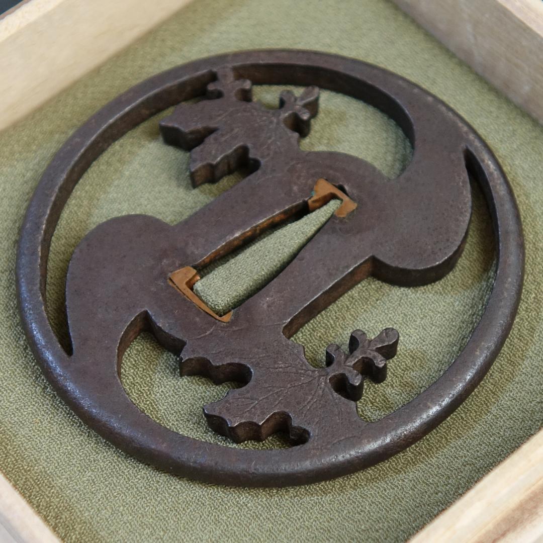 【 桐巴透鐔 無銘 後代肥後 】(鑑定書有) 鍔 鐔 刀装具 武具 骨董 江戸