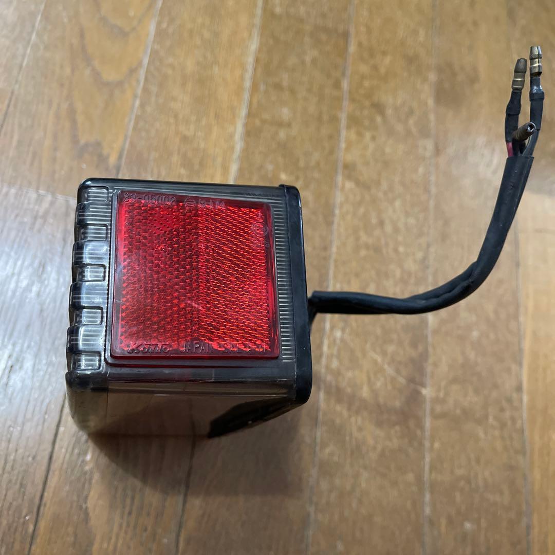 テールランプ カワサキ　GPZ1100F 純正　サイドリフレクターあり