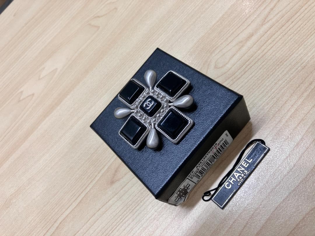K*Y様 2007PCHANEL クロス型ブローチ A35132Y02018