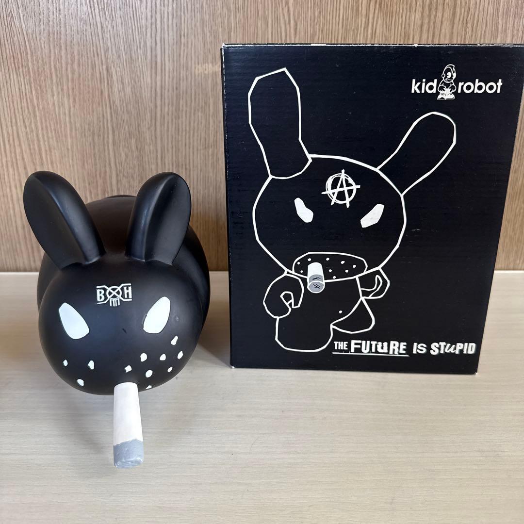 フランク・コジック　喫煙うさぎ