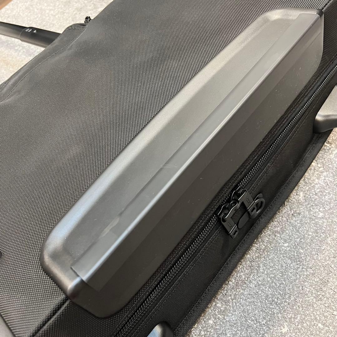 【極美品】TUMIアルファ ホイール キャリーオン ガーメント22037DH