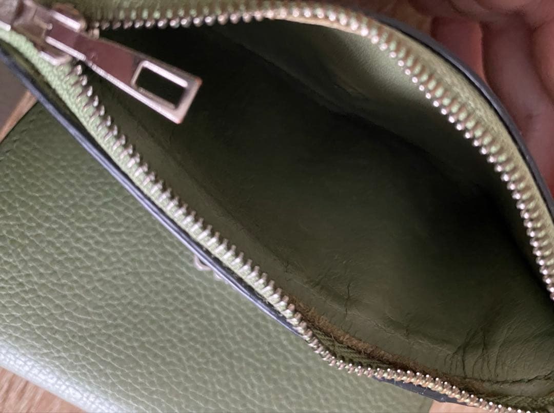 ロエベ　財布　アナグラムバーティカルウォレット　三つ折りローズマリー