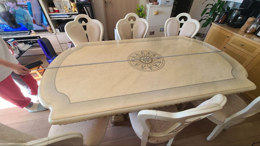 クリーム色の長方形テーブルと椅子6脚セット