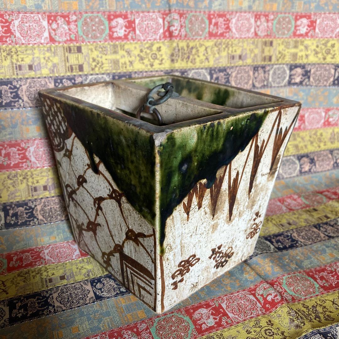 江戸時代　織部　花瓶　井戸桶に似せた花器　12.7×12.6×10cm 箱なし