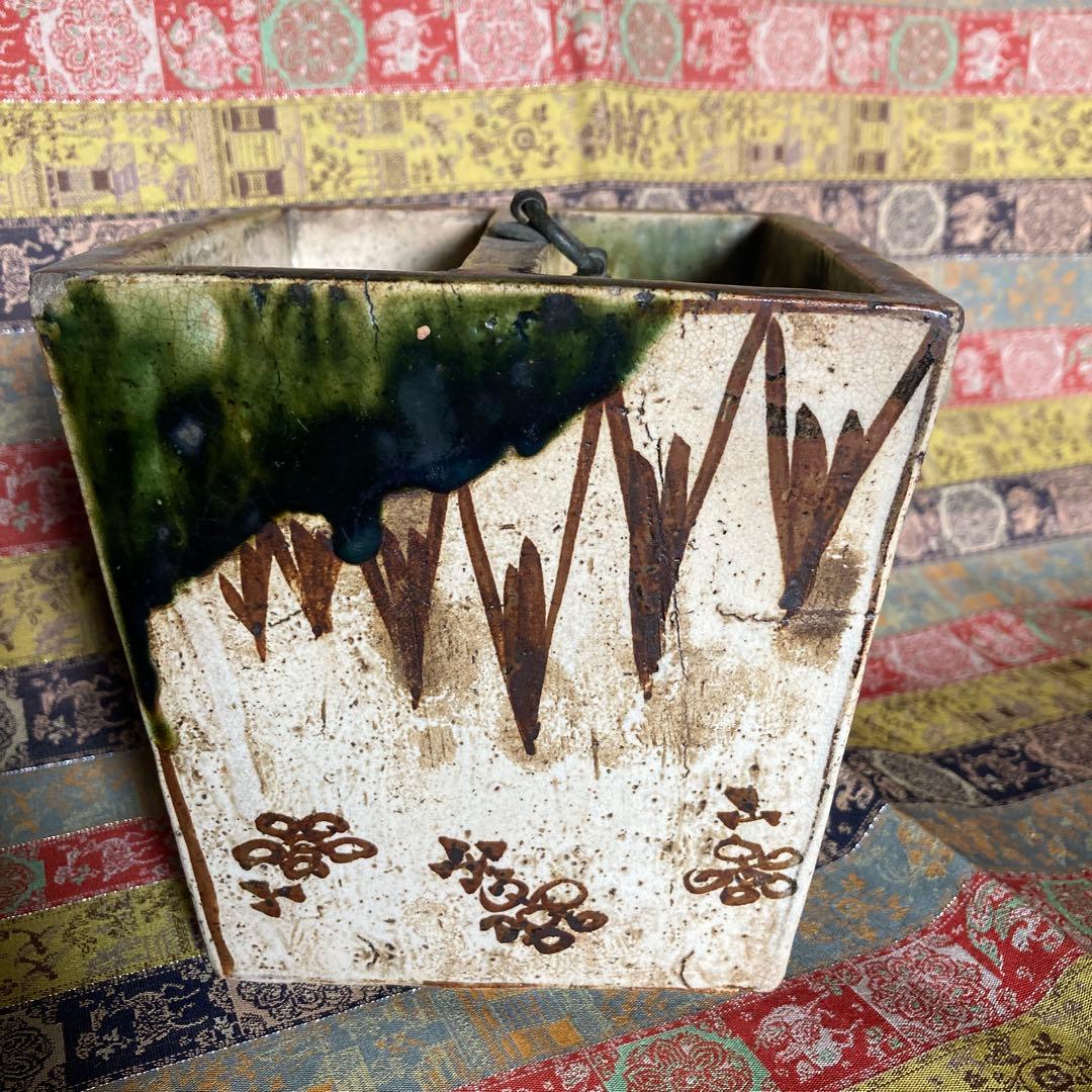 江戸時代　織部　花瓶　井戸桶に似せた花器　12.7×12.6×10cm 箱なし