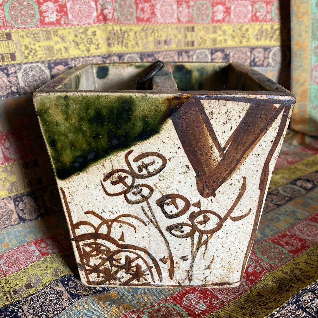 江戸時代　織部　花瓶　井戸桶に似せた花器　12.7×12.6×10cm 箱なし