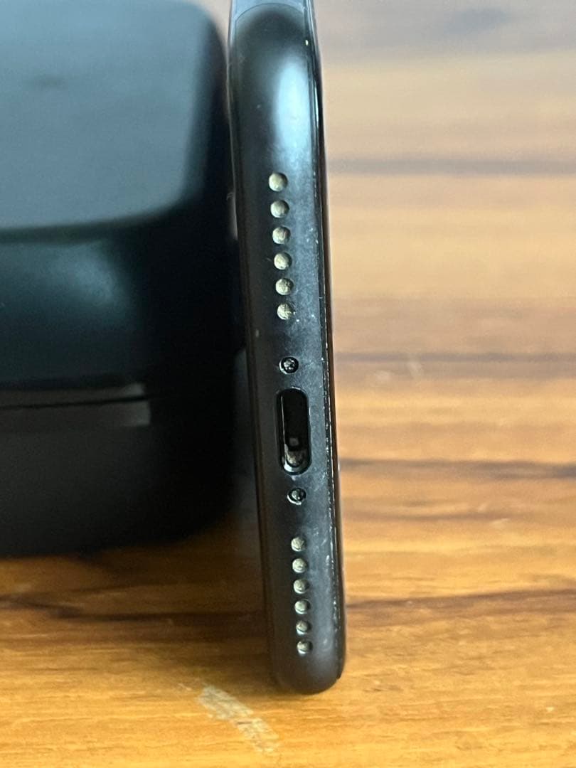 iPhone8 黒　64GB 美品