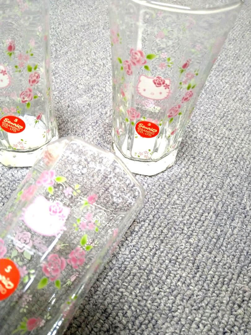 新品　希少　廃盤　昭和レトロ　ハローキティ 花柄 ガラスコップ 5個セット
