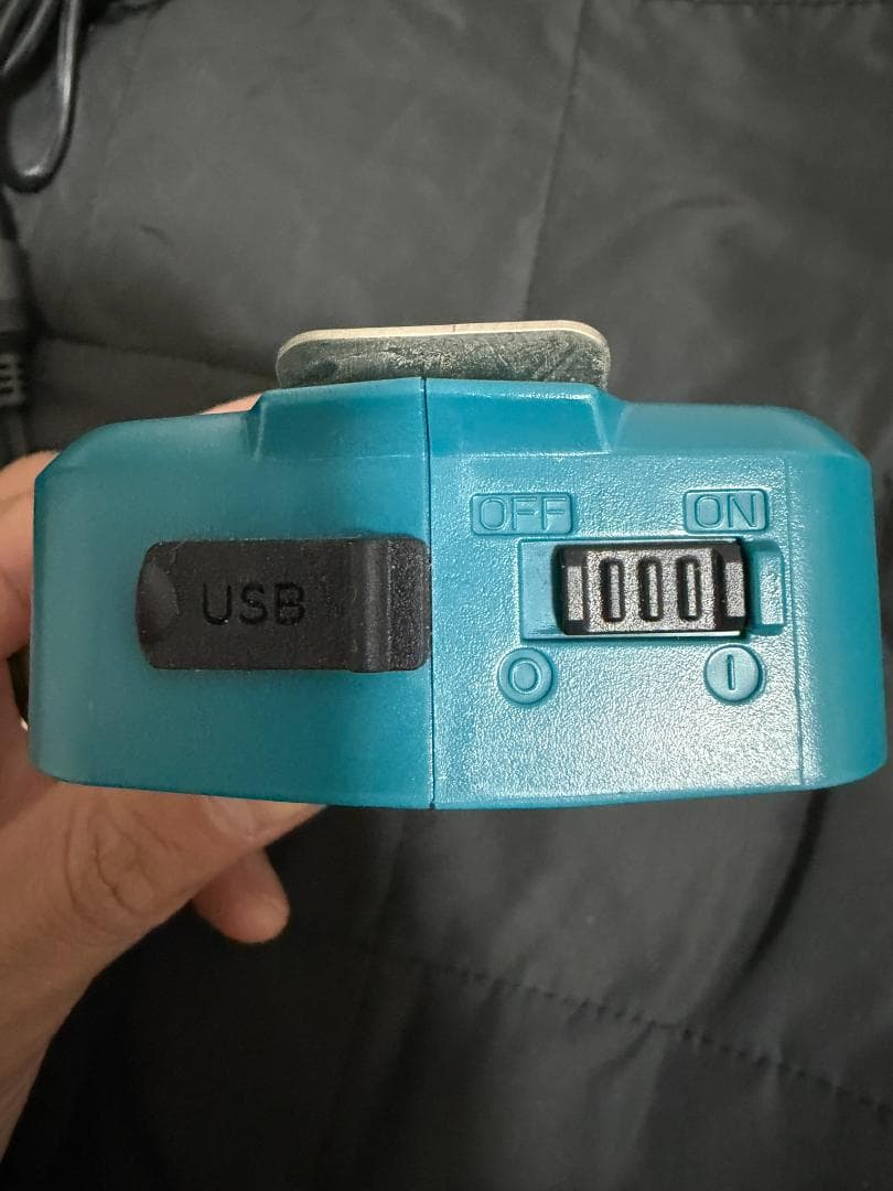 【送料無料・超美品】Makita マキタ 充電式電熱ブランケット CB200D