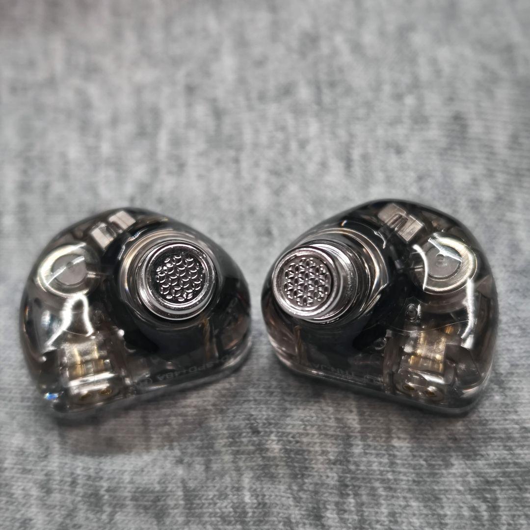 【試聴のみ】TRN JAWS 4.4mm おまけ付き　有線イヤホン　中華イヤホン