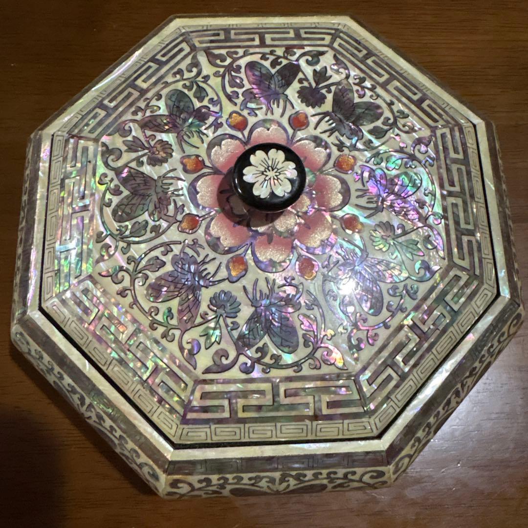 韓国螺鈿工芸品八角形菓子入れ