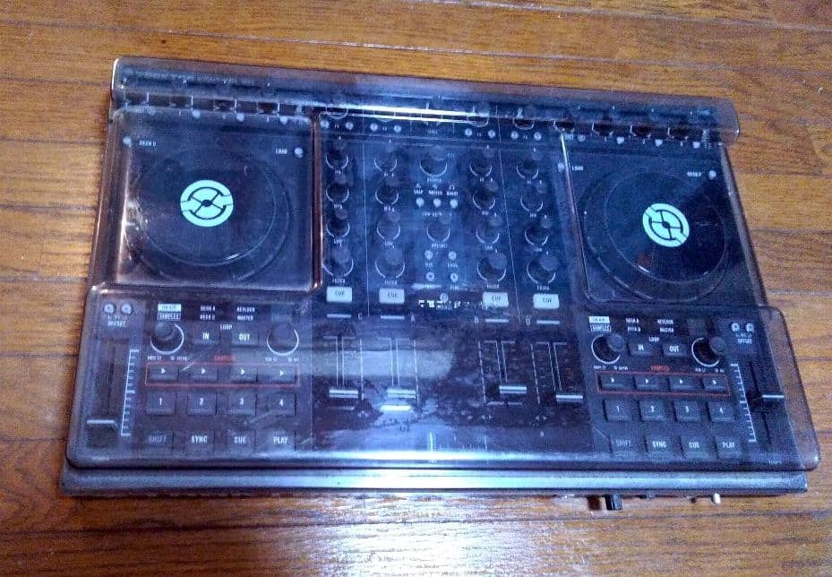 DJ機材 NATIVE INSTRUMENTS TRAKTOR KONTROL S4