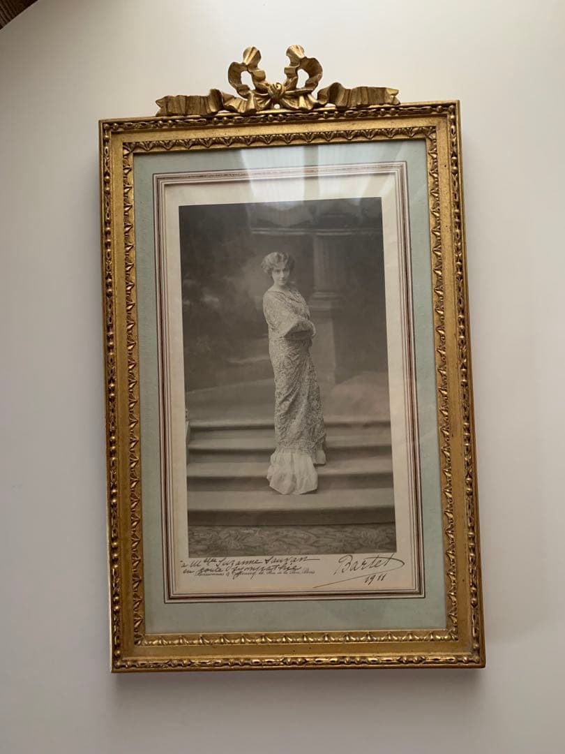 フランスアンティーク　1911年ジュリア・バルテ写真サイン入り豪華額装2点セット